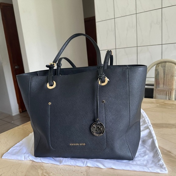 Michael kors bags - Picture 4 of 5